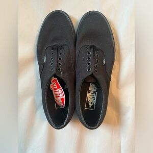 Vans Authentic Shoes Black, unisex, size 9.5 men/11 women NWT